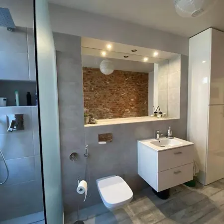 Cozy And Renovated In The Heart Of شقة